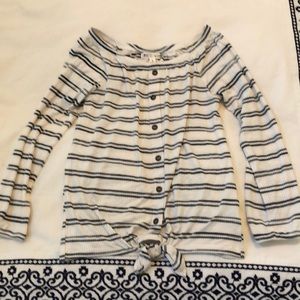 Girls tie shirt, size Medium